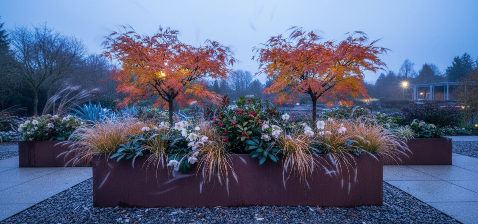 El cálido resplandor del otoño: por qué el acero corten es la estrella de su jardín